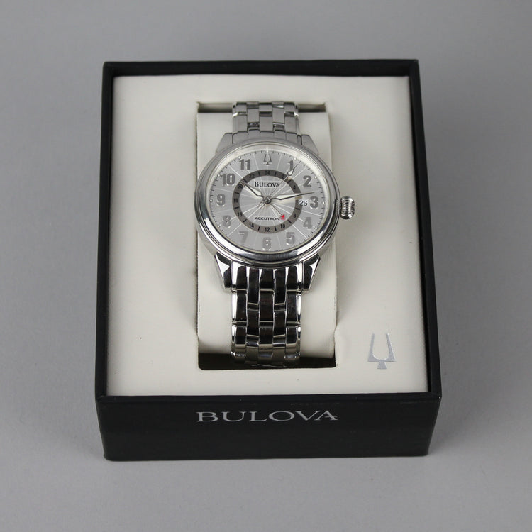 Bulova automatic watch with a convenient GMT feature, a beautiful original Bulova steel bracelet and a textured dial.