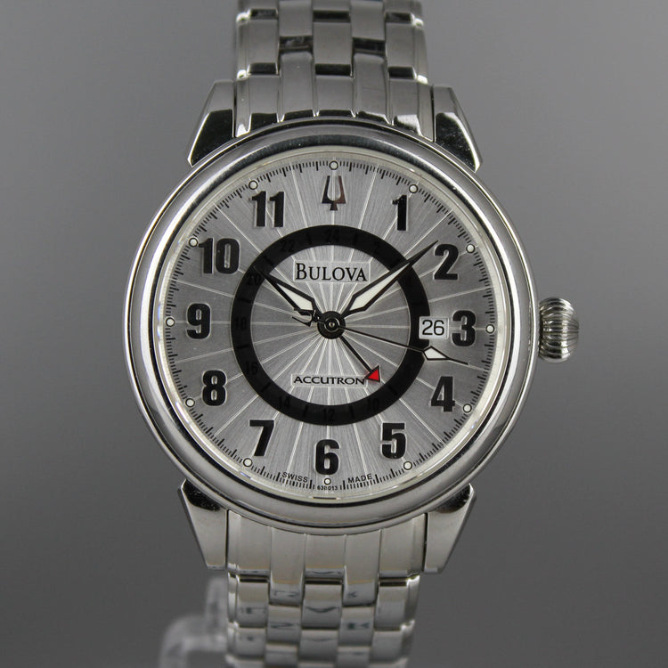 Bulova automatic watch with a convenient GMT feature, a beautiful original Bulova steel bracelet and a textured dial.
