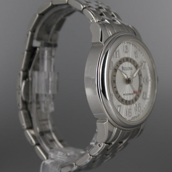 Bulova automatic watch with a convenient GMT feature, a beautiful original Bulova steel bracelet and a textured dial.