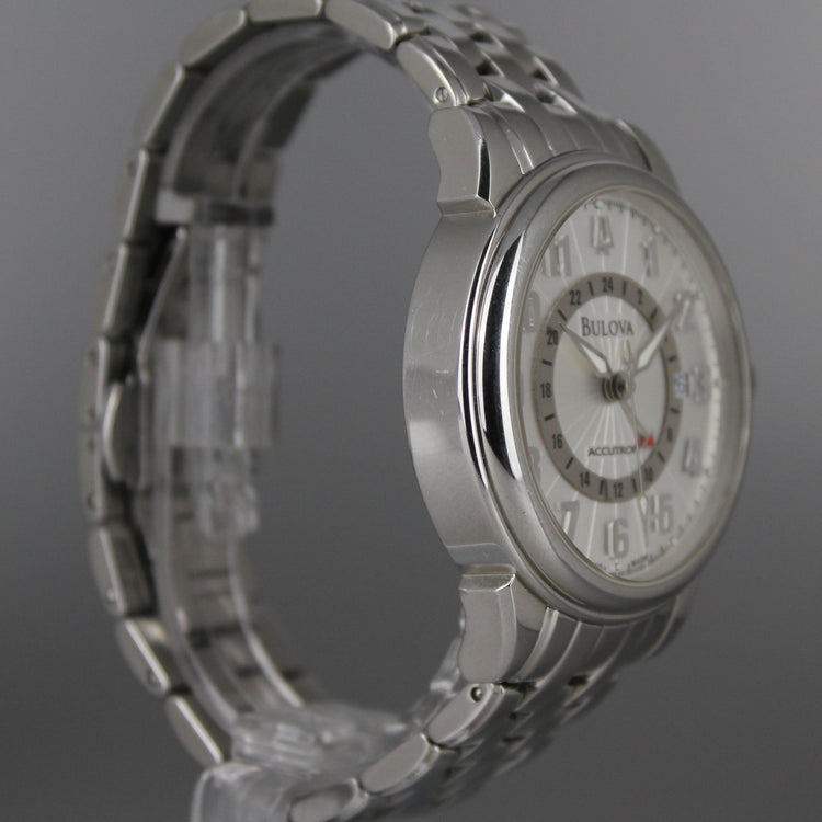 Bulova automatic watch with a convenient GMT feature, a beautiful original Bulova steel bracelet and a textured dial.