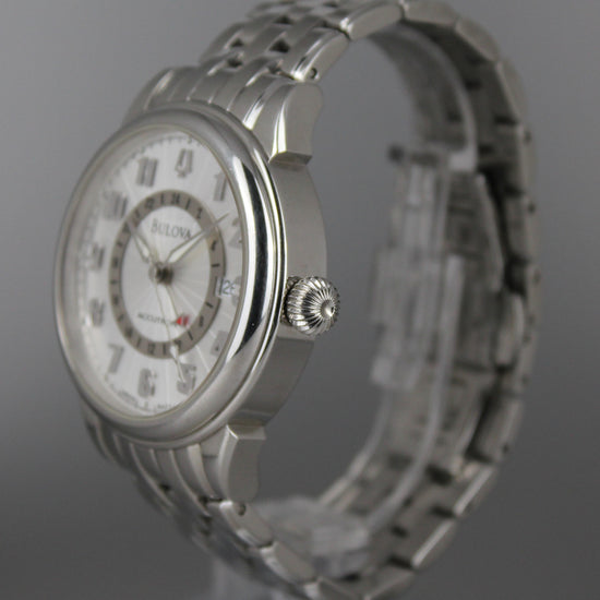 Bulova automatic watch with a convenient GMT feature, a beautiful original Bulova steel bracelet and a textured dial.