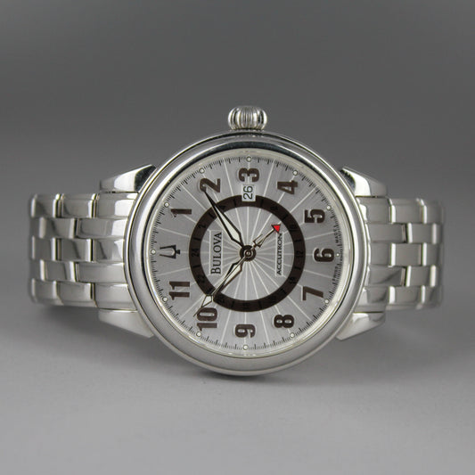 Bulova automatic watch with a convenient GMT feature, a beautiful original Bulova steel bracelet and a textured dial.