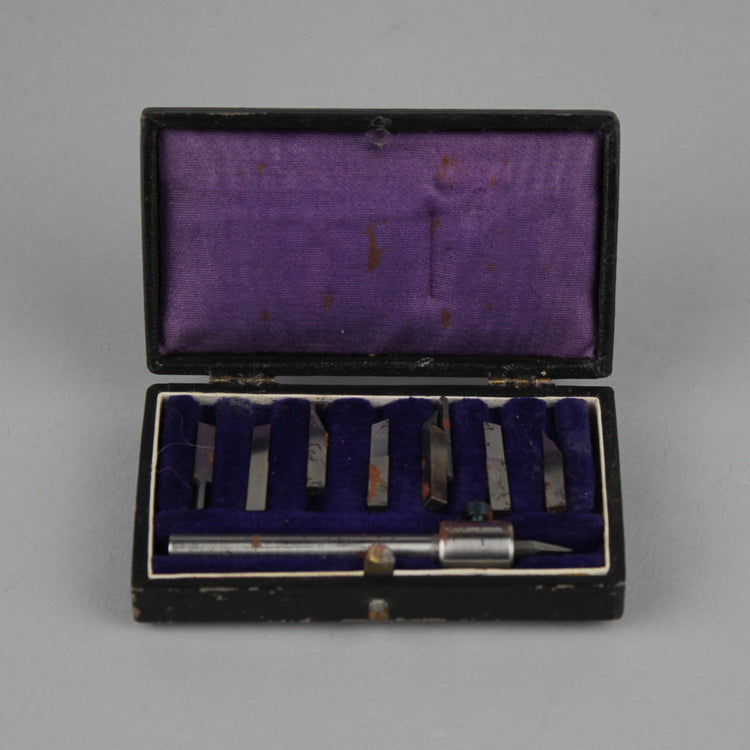 Hand lathe blades