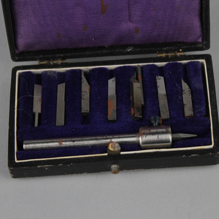 Hand lathe blades