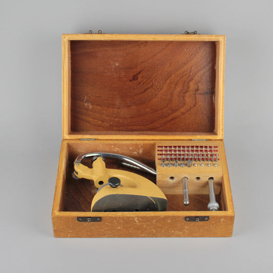 Jewel press