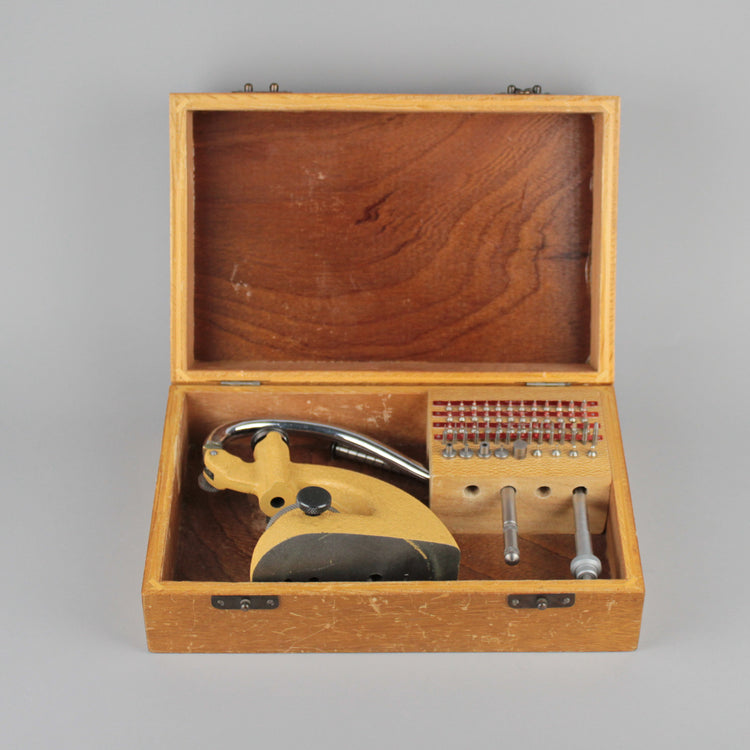 Jewel press
