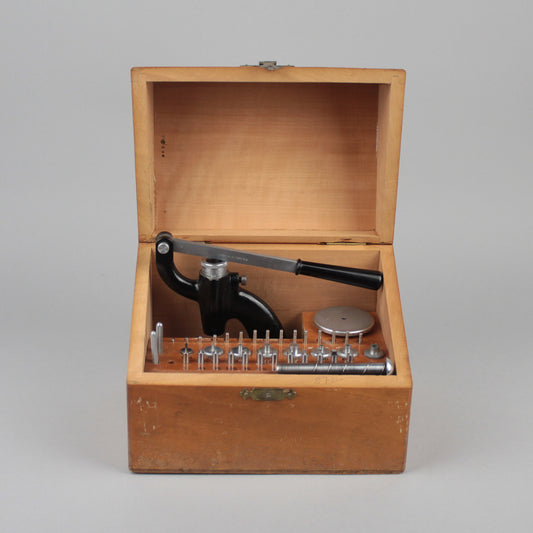 Jewel press