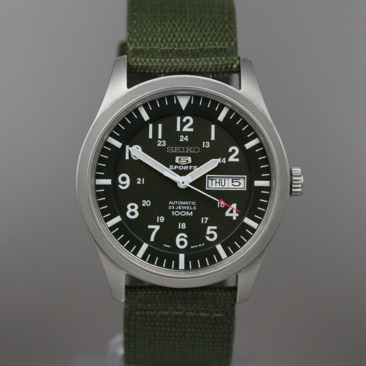 Seiko 5 Day-Date automatic watch
