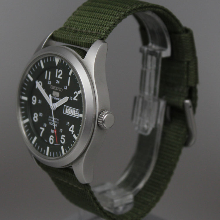 Seiko 5 Day-Date automatic watch