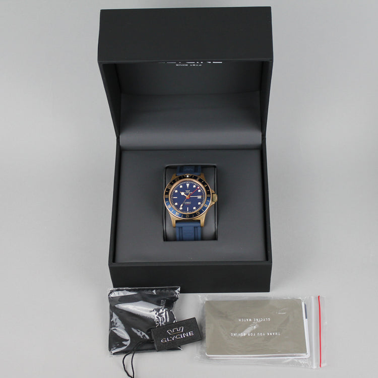 Glycine Combat Sub GMT automaattikello