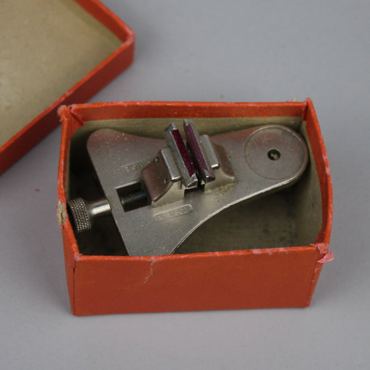 Balance wheel scale