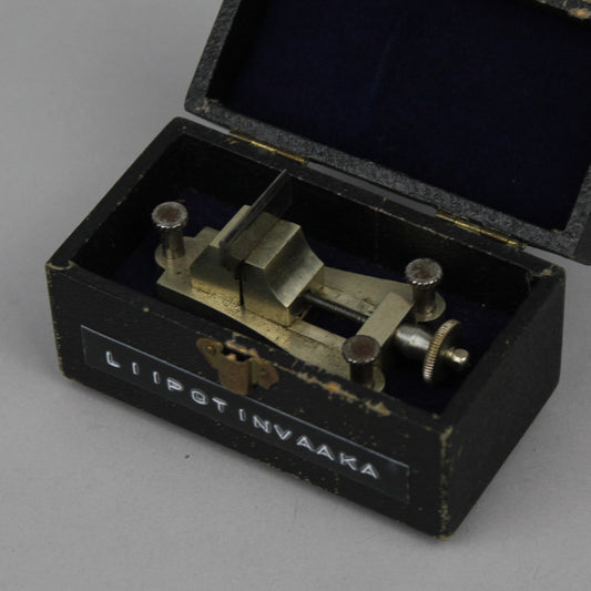 Balance wheel scale