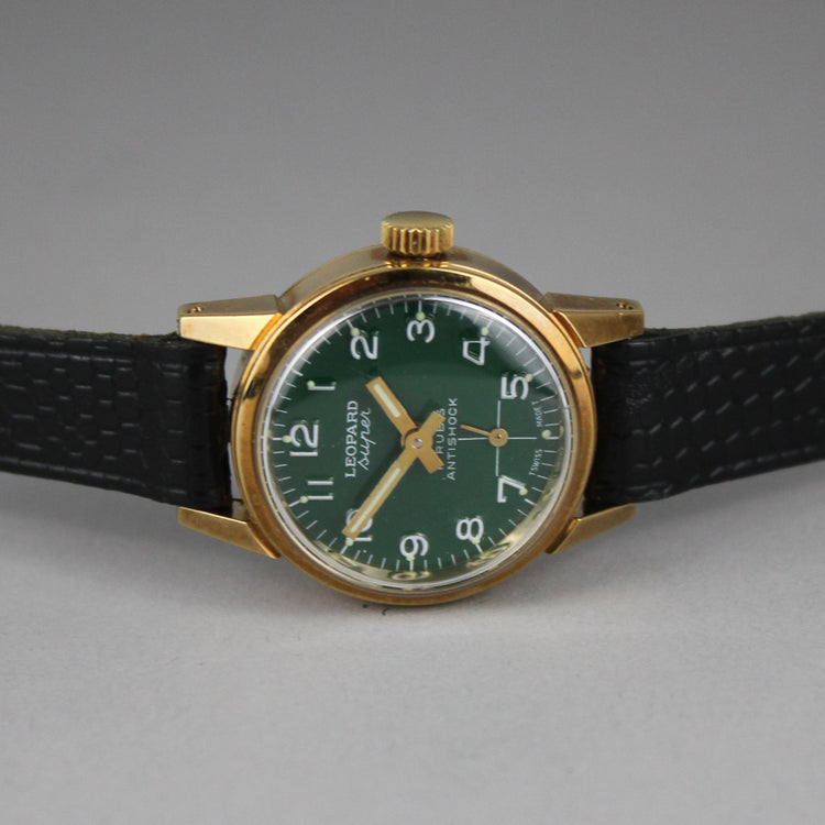 Women's NOS Leopard Super green manual wind watch