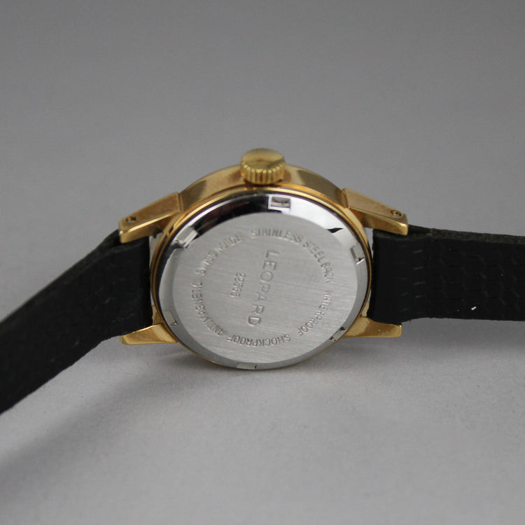 Women's NOS Leopard Super green manual wind watch
