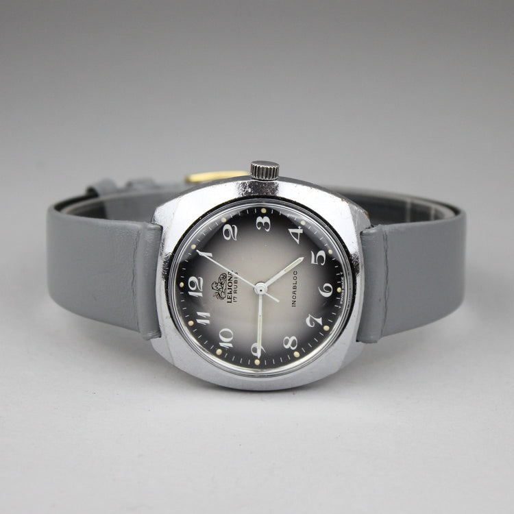 Leijona manual wind watch