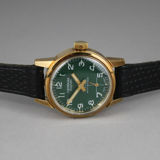 Women's NOS Leopard Super green manual wind watch