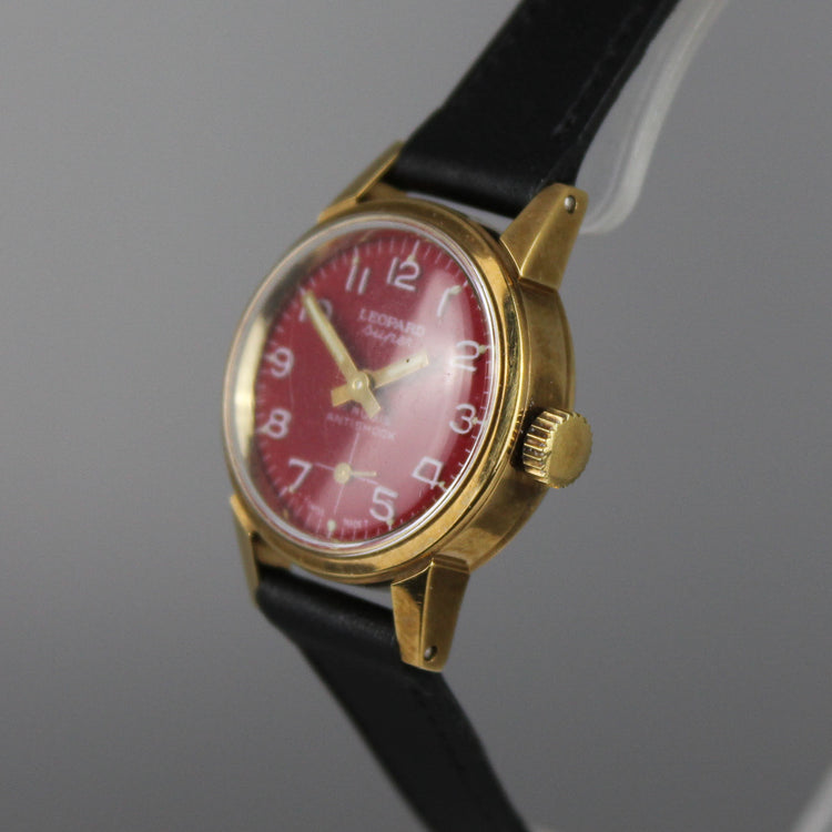 Women's NOS Leopard Super red manual wind watch
