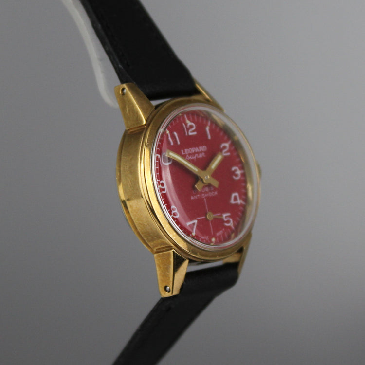 Women's NOS Leopard Super red manual wind watch