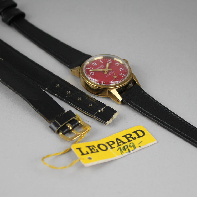 Women's NOS Leopard Super red manual wind watch